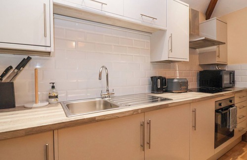 Watchet Cottage | THE OLD LIGHTHOUSE COTTAGE, pet friendly in Watchet