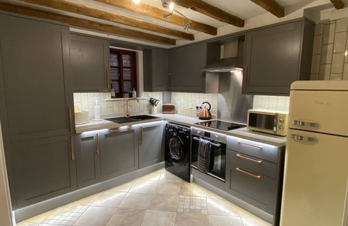 Northallerton Cottage | The Old Paper Shop, Pet friendly, Village location, Newly Refurbished!