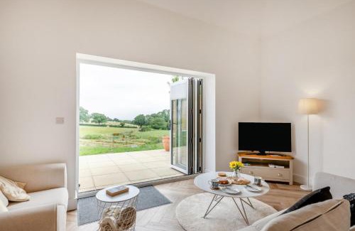 Eleighwater House | The Old Piggery - Heavenly Views Cottage