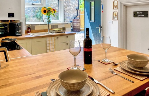 Axbridge Cottage | The Old Posthouse Barn - UK50191