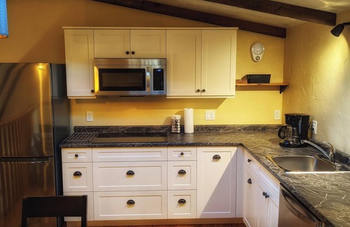 Stratford Apartment | The Old Rectory Coach House-WEST Suite downtown