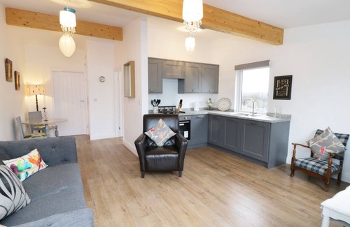 Thornton-Cleveleys Cottage | THE OLD STABLES, pet friendly, with a garden in Thornton, Lancashire