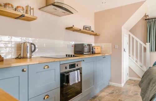 Cheddar House | The Old Stable At Henley View