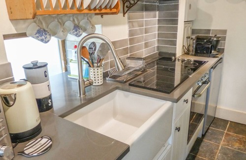 Gilwern Cottage | THE OLD STABLE, pet friendly, country holiday cottage in Gilwern