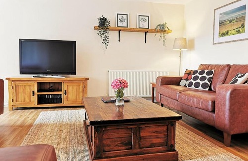 Ivinghoe House | The Old Stables