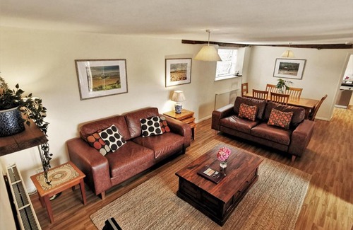 Ivinghoe House | The Old Stables