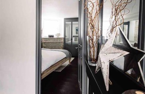 Porthleven House | The Old Stores, Luxury beach side selfcatered holiday cottage above the beach
