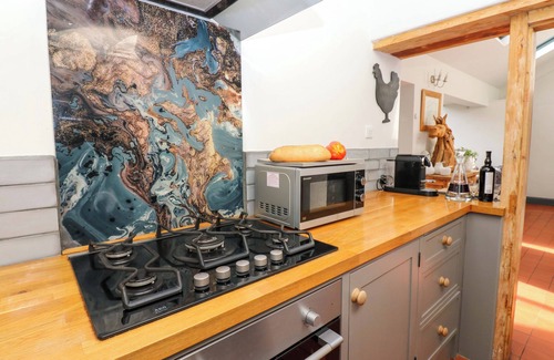 Richmond Apartment | THE OLD SUNDAY SCHOOL, pet friendly, with hot tub in Richmond