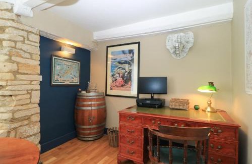 Sherston House | The Old Swan