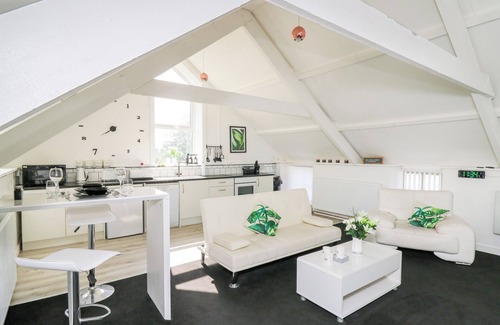 Llanybydder Cottage | The Old Workshop
