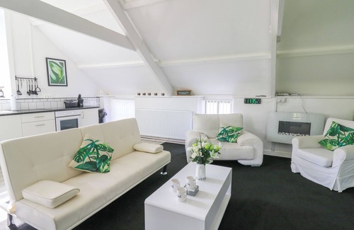 Llanybydder Cottage | The Old Workshop