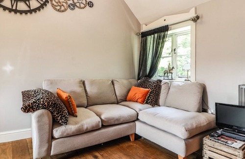 Ironbridge Cottage | THE OLDE DRILL HOUSE, pet friendly in Ironbridge