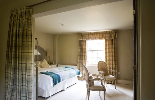 Clipsham Hotel | The Olive Branch