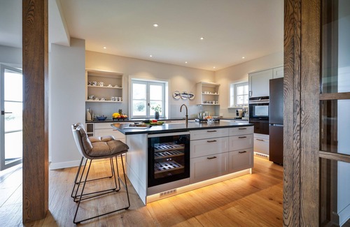 List House | “The One” – Dream Home Under Thatch, Between Wadden Sea & North Sea