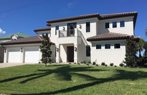 Peninsula Point House | The One: Modern Style Prime Home, West Exposure, WOW View +Sunset@Spreader Canal