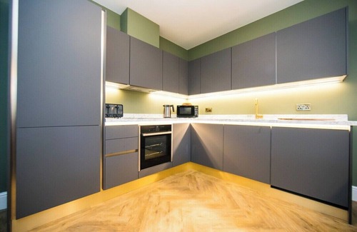 Buxton Apartment | The Opera Suite by Muse Escapes