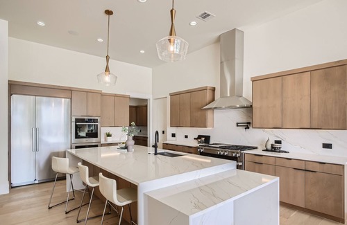 Northshore On Lake Travis House | The Oracle by AvantStay | Luxe Design + Pool, Yoga Room