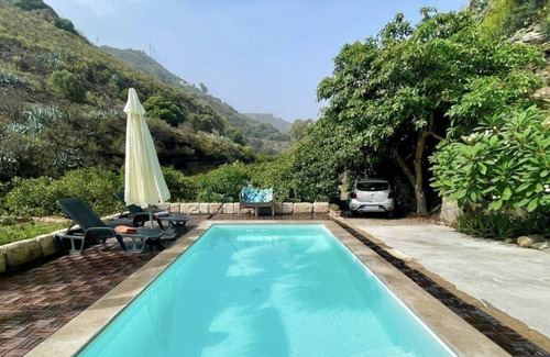 Santa Brigida Cottage | The orange house