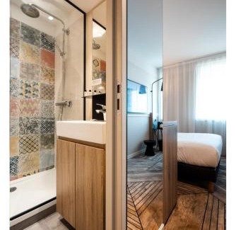 Quartier des Grandes-Carrieres Hotel | The Originals Boutique, Hôtel Maison Montmartre Paris Les Puces