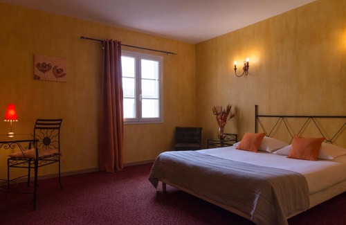 Pertuis Hotel | The Originals City, Hôtel Le Village Provençal, Aix-en-Provence Nord (Inter-Hotel)