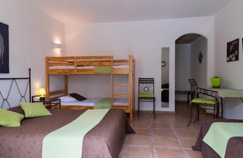 Pertuis Hotel | The Originals City, Hôtel Le Village Provençal, Aix-en-Provence Nord (Inter-Hotel)
