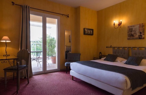 Pertuis Hotel | The Originals City, Hôtel Le Village Provençal, Aix-en-Provence Nord (Inter-Hotel)