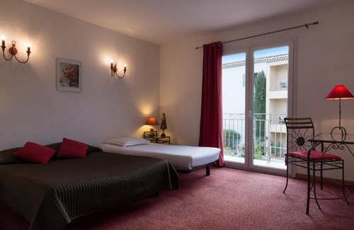 Pertuis Hotel | The Originals City, Hôtel Le Village Provençal, Aix-en-Provence Nord (Inter-Hotel)