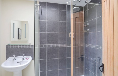 Gaerwen Cottage | THE OUTBUILDINGS, pet friendly, luxury holiday cottage in Llangaffo