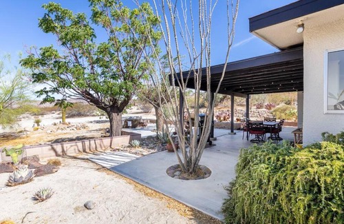 Panorama Heights House | The Outpost Joshua Tree: Hot Tub, GameRoom, JTNP