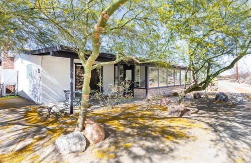 Panorama Heights House | The Outpost Joshua Tree: Hot Tub, GameRoom, JTNP