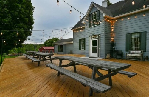 Berryville Apartment | The Outpost Suite 3 - Whimsical Farmhouse Retreat