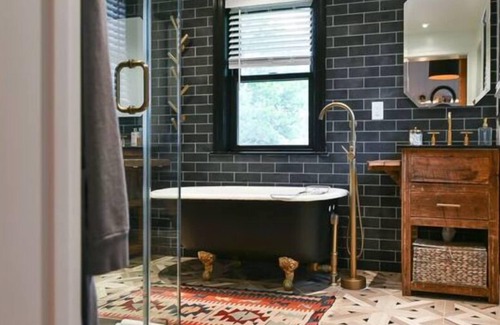 Berryville Apartment | The Outpost Suite 3 - Whimsical Farmhouse Retreat