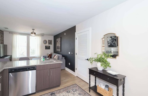 Oxford Condo | The Overlook at 514 by Apex Short Term Stays