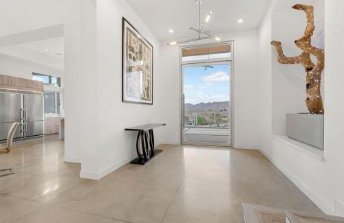 Yucca Valley House | The Overlook by Fieldtrip Modern Luxury with Infinity Pool Views