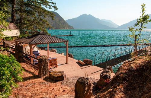 Harrison Hot Springs House | The Overlook, Luxury Lakeside Home with Dock