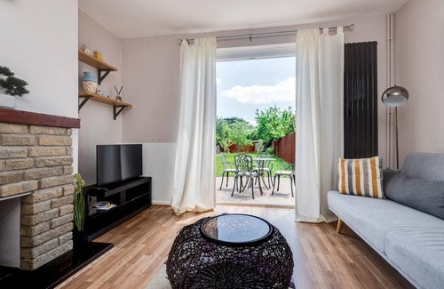 Oxford House | The Oxford Abode - 3-Bedroom House - large garden