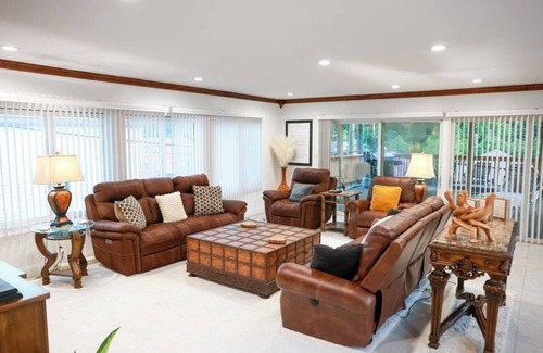 Logan House | The Palace on Charles is the perfect vacation getaway.