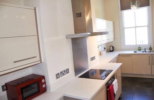 Southport Apartment | The Palm Suite Summar