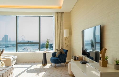 Deira Apartment | The Palm Tower Dubai