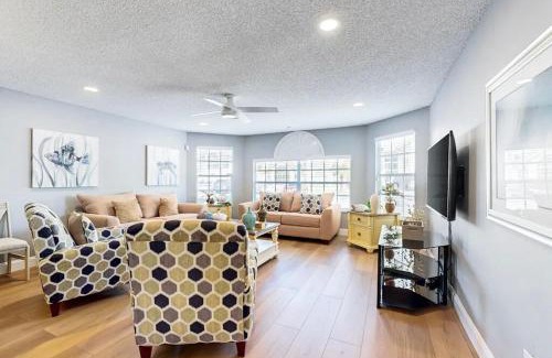Royal Palm Bay Apartment | The Palms 1st floor By Pool, Fully Stocked 5 stars