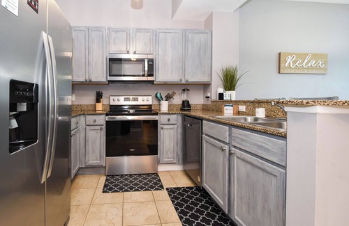 Fort Walton Beach - Destin Condo | The Palms of Destin 2107 by Compass Resorts