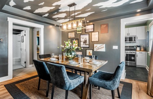 Dayton Apartment | The Paper Plane: Pool|Sauna|Poker Room|Sleeps 8