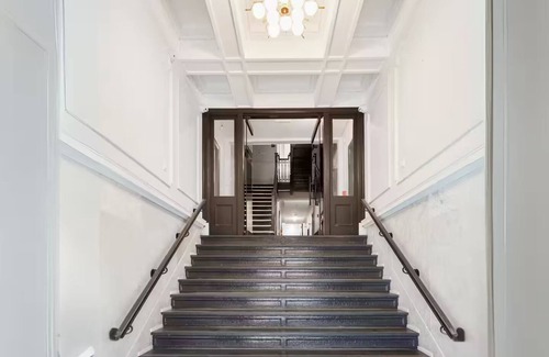 Shaughnessy Village Apartment | The Paris - 4-bedroom Apartment in Downtown Montreal With Parking