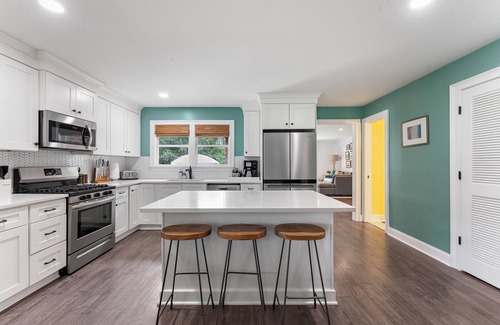 North Charleston House | The Park Circle Hideaway - Hot Tub & Chill