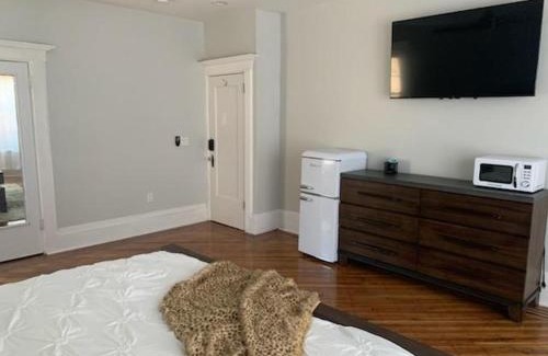 East Orange House | The Parkway 2