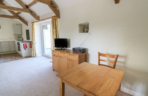 Cardigan Cottage | THE PARLOUR, pet friendly, with hot tub in Cardigan