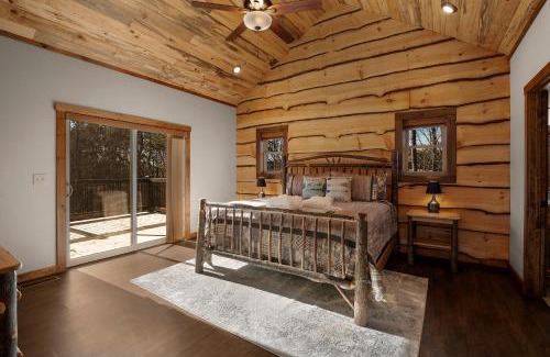 Morganton House | The Peaceful Meadow Cabin - Nature Views, Hot Tub, Fire Pit, Gas Fire Table, Cornhole, Privacy - Morganton, GA