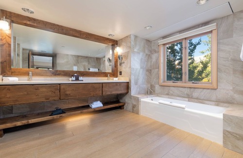 Mountain Village Resort | The Peaks Resort and Spa
