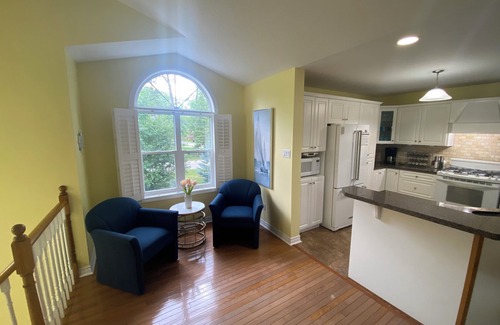 Wasaga Beach House | The Pearl Cozy Beach House - 4 Season Vacation Destination