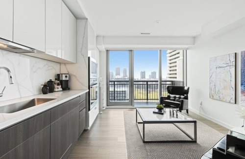 CityPlace Apartment | The Pearl Waterfront Estate